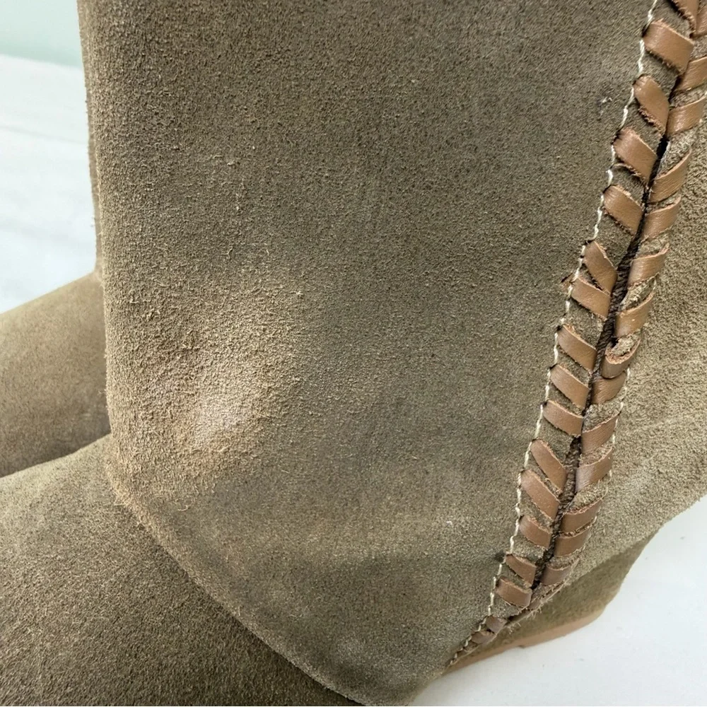 Charles by Charles David Naya Size 6.5 Tan‎ Brown Suede Wedge Booties